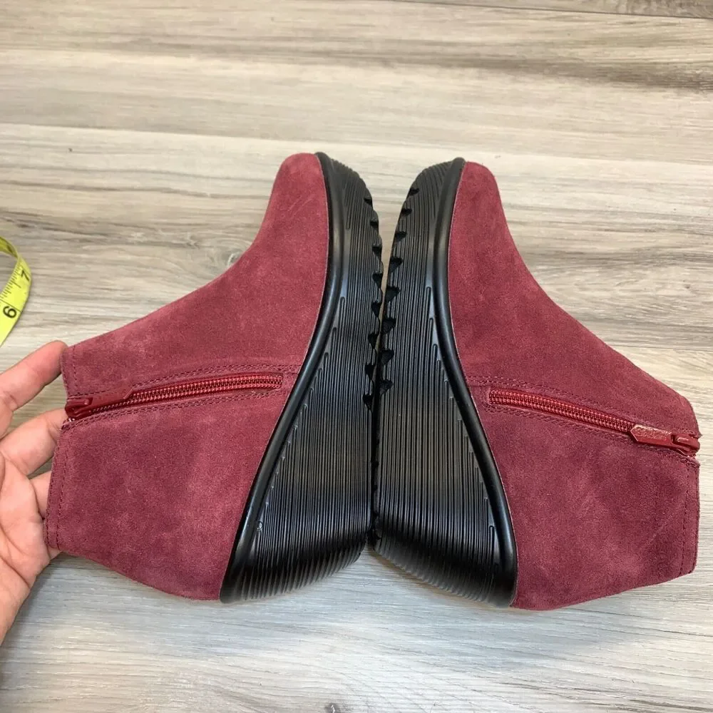 Skechers Parallel‎ Ditto  Burgundy Size 6 Wedge Bootie Suede Comfort Cushioned